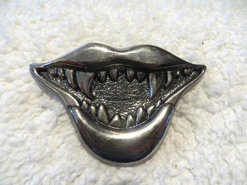 Nos lips and - -, belt