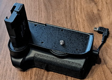 ANDOER Vertical Battery Grip for Nikon D3100 D3200 D3300 - 12 Month Warranty