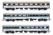 HORNBY 'OO' GAUGE LOT OF 3 FIRST GREAT WESTERN 1ST & OPEN BRAKE COACHES
