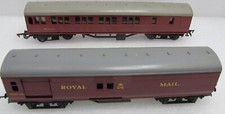Triang Now Hornby M43171 Maroon Coach and Royal Mail Coach - Un-Boxed - (3307)