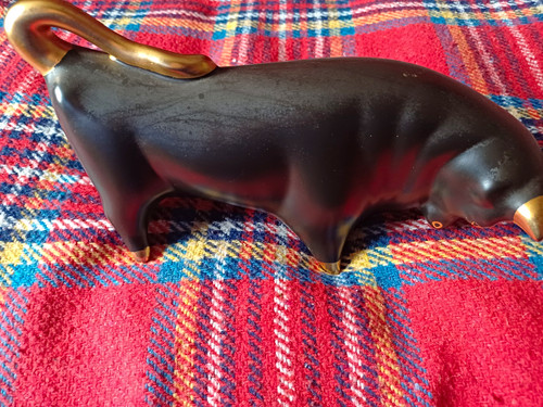 Vintage black gold bull - black,