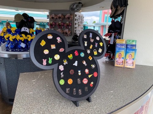 Disney pin trading - disney,