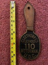CLEETHORPES UDC TRAMWAYS DRIVER MOTORMAN 110 VINTAGE TROLLEY BUS OMNIBUS BADGE