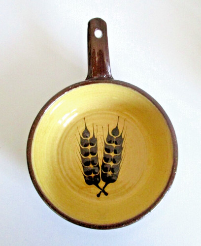 Studio pottery slipware dish - slipware,