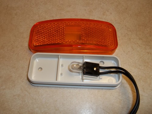 Amber clearance side marker - amber,