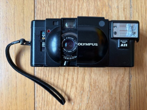 Olympus 35mm film camera - film, +