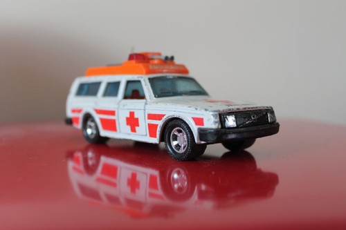 Matchbox volvo ambulance - volvo,