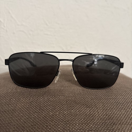 Black prada metal - black,