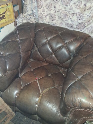 Brown tufted leather - brown,