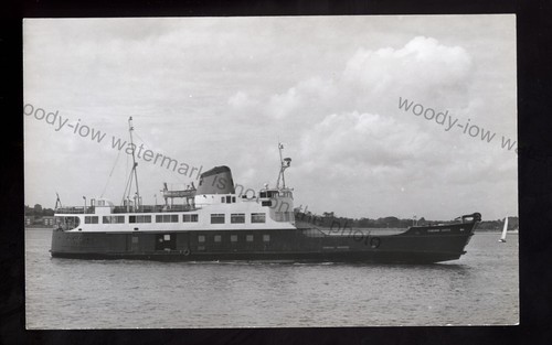 Fp1889 red funnel ferry - -,