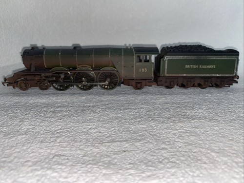 Hornby gauge flying - 00,