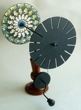 phenakistoscope. Praxinoscope. Zoetrope. 