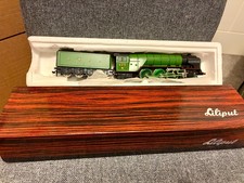 TRIX Liliput 00 GAUGE - LNER A2 525 " A H PEPPERCORN -Boxed 