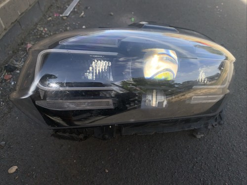 Porsche taycan left passenger - porsche,