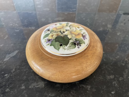 Wooden potpourri bowl with - wooden,