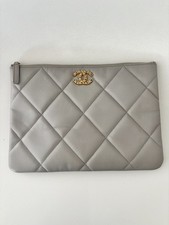 Chanel 19 O-Case quilted