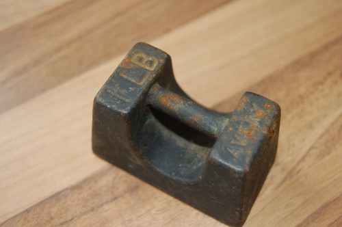 Vintage avery 1lb cast - vintage, iron