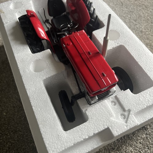 Universal hobbies massey - universal,
