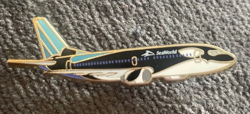 Seaworld pin badge orca whale - seaworld,
