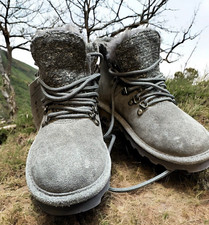 Bearpaw Boots Snowshoes Women 6 Lace up Cow Suede Sheepskin Winter Gray Knit NEW