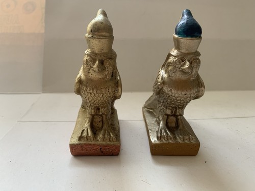 Pair statues depicting the - pair,
