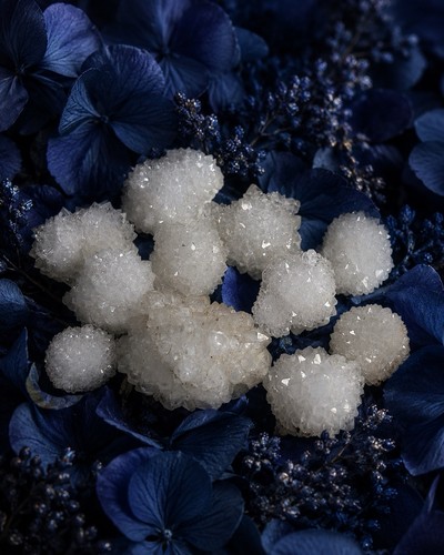 Quartz geode snowballs spheres - quartz,