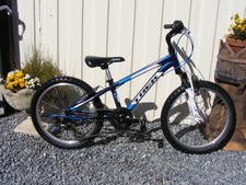 FANTASTIC BOY GIRLS TREK MT60