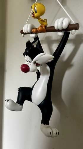Warner bros looney tunes - bros.,