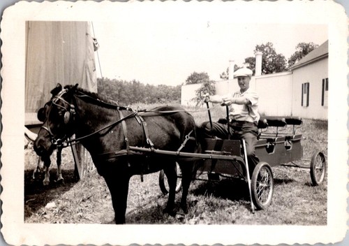 Vintage 1943 snapshot photo - 1943,