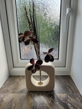 Uniqure Cream Ceramic Square Vase with Artificial Flower & Grass Arrangement