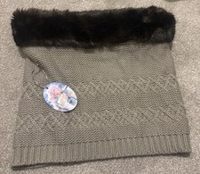 Powder Faux Fur Snood (one