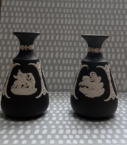 Wedgwood black jasperware stem - black,