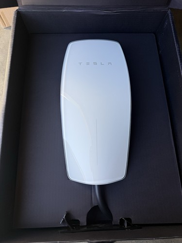 Tesla wall connector level - -,