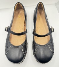 K SHOES WOMENS  WIDE FIT MARY JANE STYLE SIZE 7 