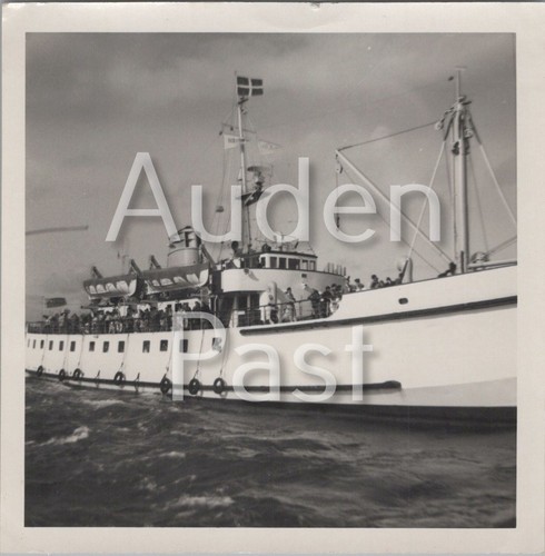 Scillonian leaving mary s - scillonian, st