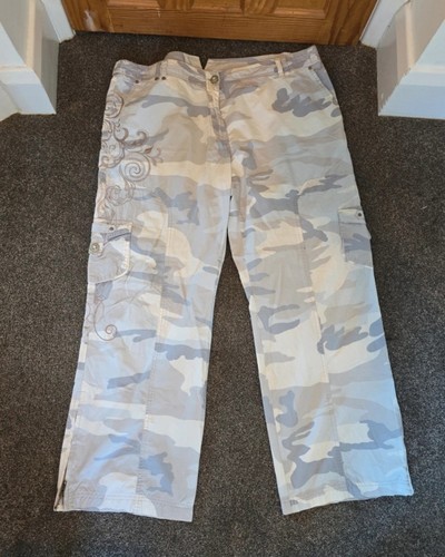 Camouflage combat trousers
