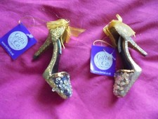 2 pretty glittery shoe-shaped