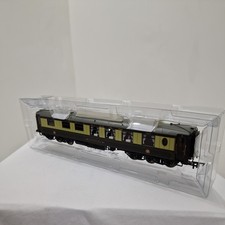 Hornby R4420 12-Wheel Pullman