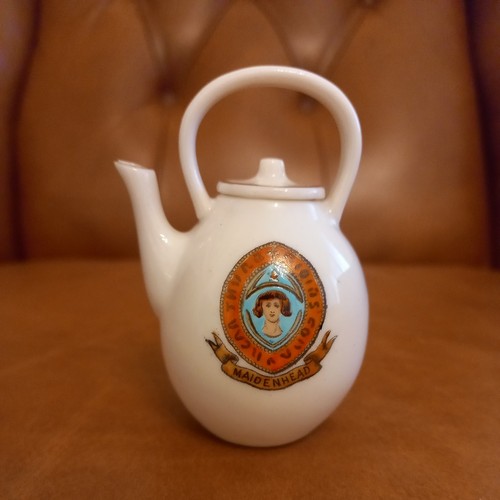 Goss crested china - crested,
