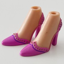 Bratz Clothing: Genie Magic - Jade. Pink Shoes Heels Feet With Gold Detailing.