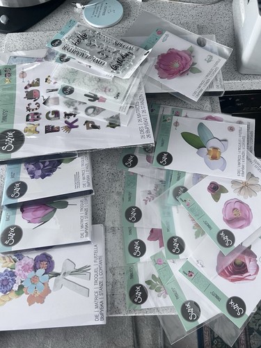 Sizzix die cutting mega - mega, bundle
