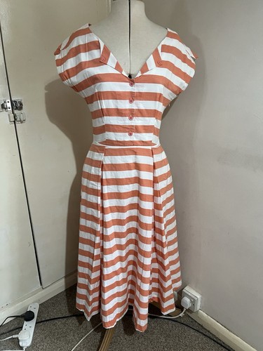 Emily and fin coral - coral, white