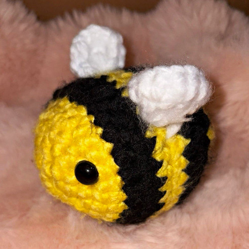 Handmade crocheted bee mini - handmade,