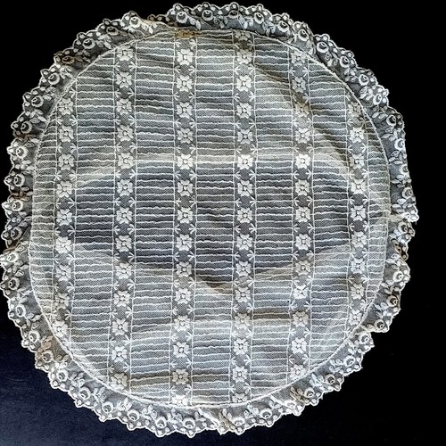 Antique boudoir net lace round - net,