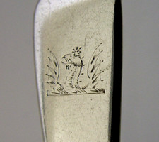 UNUSUAL STERLING SILVER DALTON FAMILY CRESTED EGG SPOON 1841 ANTIQUE