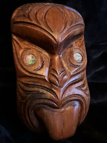Hand carved maori rotorua - hand,