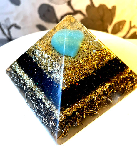 Orgone pyramid obsidian - ,