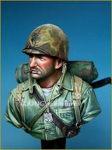 Young miniatures usmc - -,