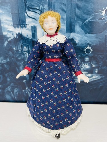 At02 dolls house - at02,