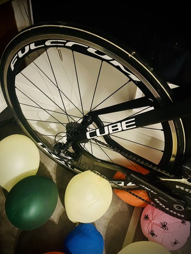 Fulcrum racing - (excellent!),